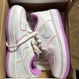 Kids Air Force 1. Size 2y. Gently used.